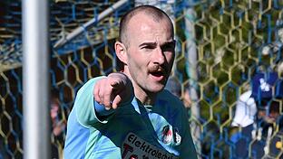Spielertrainer Daniel Wagner und seine Mannschaft des VfL Volkach/DJK Rimbach gewannen ihr Auswärtsspiel in der Fußball-Kreisliga Schweinfurt 1 beim TSV Grettstadt.