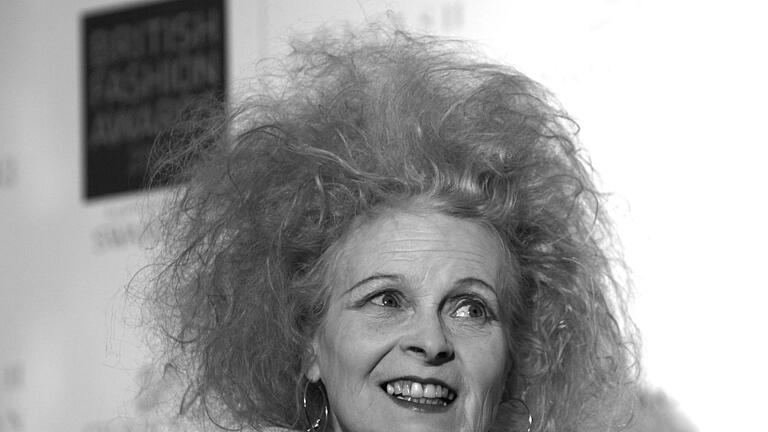 Britische Modedesignerin Vivienne Westwood tot       -  ARCHIV - 27.11.2007, Großbritannien, London: Modedesignerin Vivienne Westwood, Die britische Modedesignerin Vivienne Westwood ist im Alter von 81 Jahren gestorben. Foto: Yui Mok/PA Wire/dpa +++ dpa-Bildfunk +++