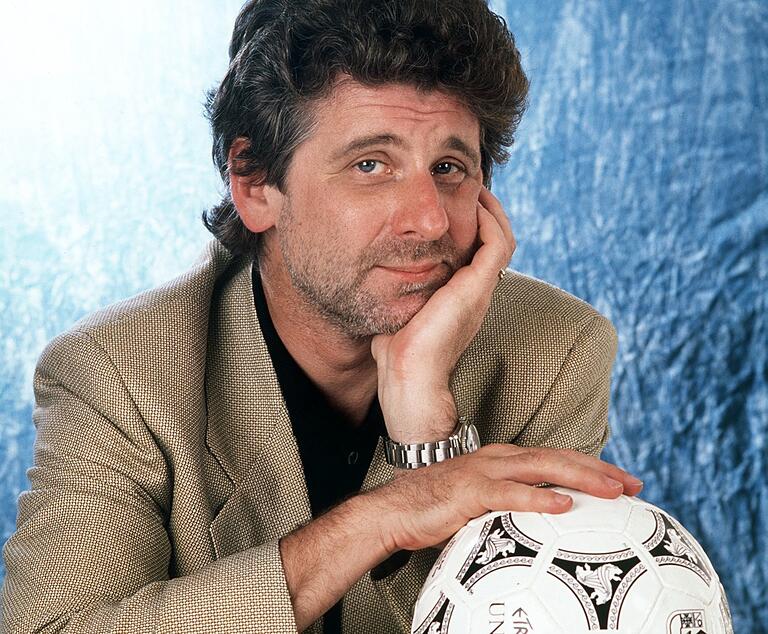 Marcel Reif im April 1994. Reif arbeitete Anfang der 90er-Jahre als Redaktionsleiter für den Sport-Spiegel im ZDF. Marcel Reif im April 1994. Reif arbeitete Anfang der 90er-Jahre als Redaktionsleiter für den Sport-Spiegel im ZDF.