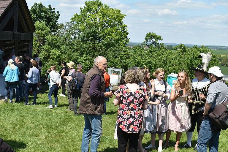 Zum Weinpavillon in der Nähe der Gertraudiskapelle kamen viele Besucher. Zum Weinpavillon in der Nähe der Gertraudiskapelle kamen viele Besucher.
