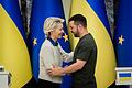 EU-Kommissionspräsidentin von der Leyen in der Ukraine       -  Bereits zum achten Mal seit Kriegsbeginn ist von der Leyen bei Selenskyj zu Besuch.