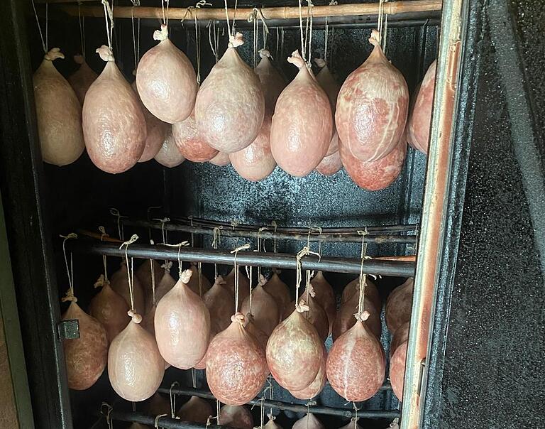 Die Schwartemägen im Räucherschrank von Dieter Lauter Die Schwartemägen im Räucherschrank von Dieter Lauter