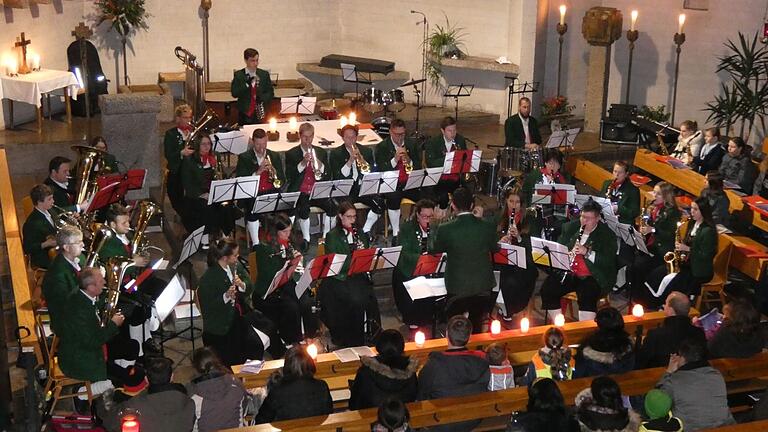 Zum 'Musikalischen Winterabend' laden die Zeller Musikanten in die Marienkirche.