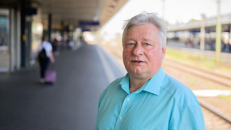 EVG-Vorsitzender Martin Burkert       -  EVG-Chef Martin Burkert sorgt sich um die Personalstrategie der Deutschen Bahn.