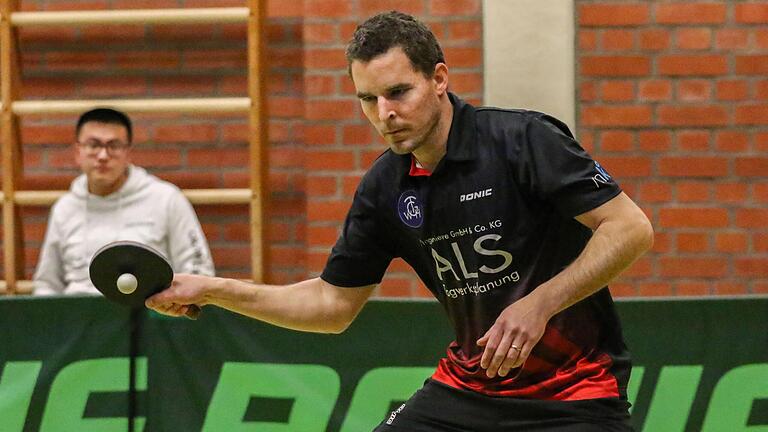 Alexander Fischer und die TG Würzburg-Heidingsfeld kassierten im Topspiel der Tischtennis-Oberliga gegen die SpVgg Thalkirchen die erste Heimniederlage seit 2019.&nbsp;