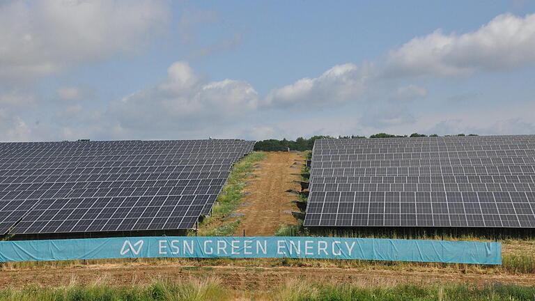 Er soll das Unternehmen deutlich unabhängiger machen in Sachen Energie: Der Solarpark der Firma ESN zwischen Lendershausen und Humprechtshausen.