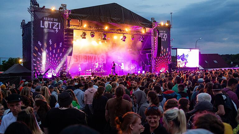 Das 'Ab geht die Lutzi'-Festival steht in den Startlöchern. Von Donnerstag, 27. Juni bis Samstag, 29. Juni 2024 feiern wieder Tausende Festivalfans in Rottershausen im Landkreis Bad Kissingen.&nbsp;