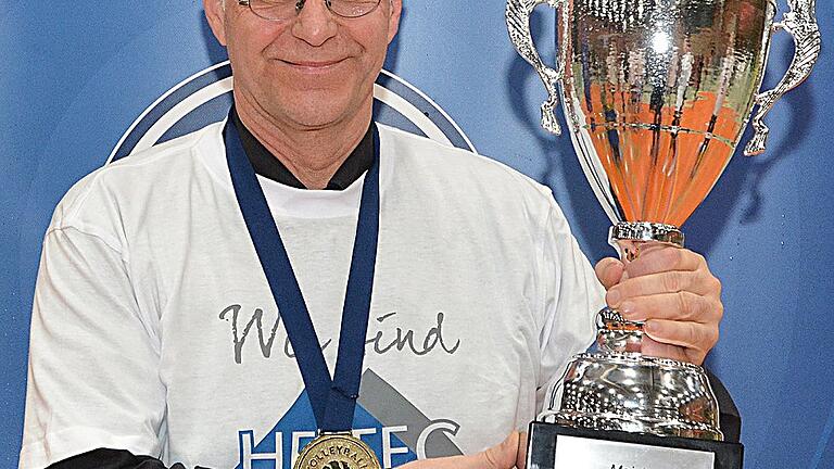 Eltmanns stolzer Manager Rolf Werner.