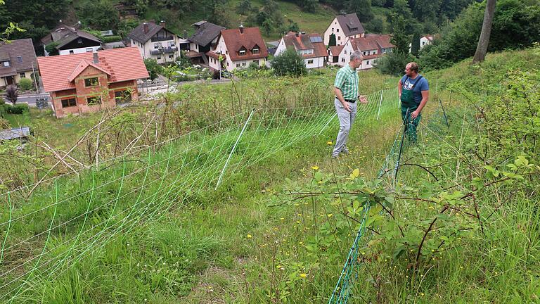 Manfred Wirth (links) und Steven Vornberger beraten, wie es in Rodenbach weitergehen soll.