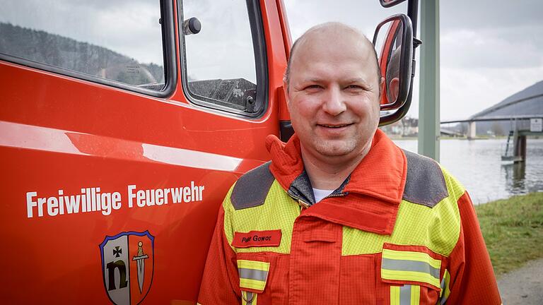 Peter Gowor, Kommandant der Freiwilligen Feuerwehr in Neustadt am Main, bemängelt die regelmäßigen Respektlosigkeiten von Autofahrern im Einsatz.&nbsp;