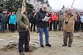 Viele Wanderfreunde kamen zur Eröffnung des Wanderjahrs 2018 der Region Saale-Sinn des Rhönklubs auf den Gipfel des Kreuzbergs. Im Bild der Regionsvorsitzende Konrad Tripp (Zweiter von rechts) und Rhönklub-Präsident Jürgen Reinhardt (rechts).