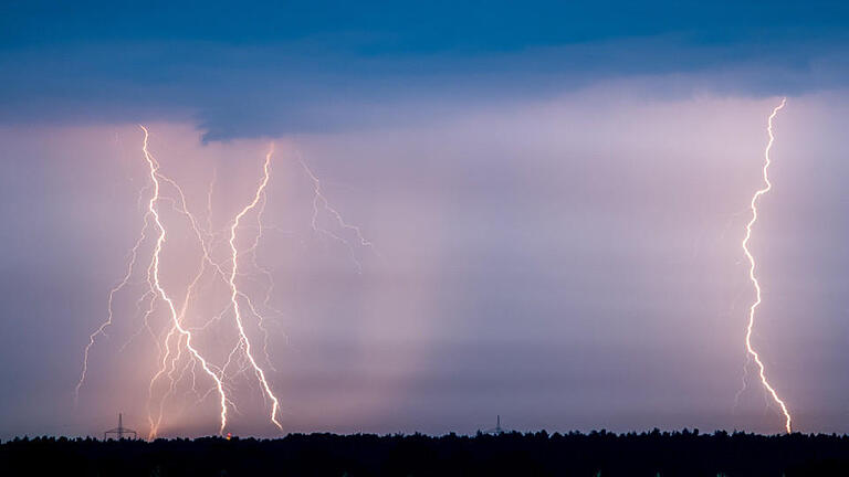 Symbolbild Gewitter       -  Symbolbild Gewitter