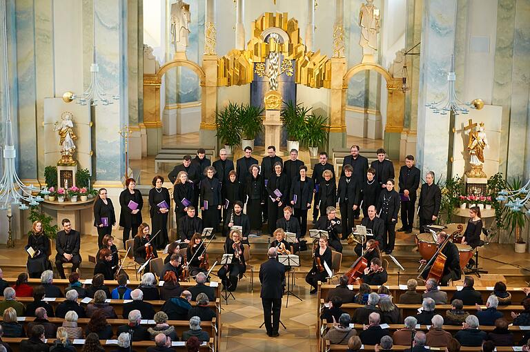 Kirchenkonzert mit Rainer Aberle und seinem Kammerchor songcraeft - art of singing. Für zeitgenössische Musik fallen nun GEMA-Gebühren an, die der Förderverein tragen muss. Kirchenkonzert mit Rainer Aberle und seinem Kammerchor songcraeft - art of singing. Für zeitgenössische Musik fallen nun GEMA-Gebühren an, die der Förderverein tragen muss.
