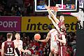 Der FC Bayern München war im ersten Play-off-Halbfinale um die deutsche Basketball-Meisterschaft im heimischen BMW Park gegen die Würzburg Baskets obenauf. Im Bild (von links) Andreas Obst (FC Bayern München Basketball), Maximilian Ugrai (Wuerzburg Baskets), Isaiah Washington (Wuerzburg Baskets), Niklas Wimberg (FC Bayern München Basketball) und Niels Giffey (FC Bayern München Basketball).