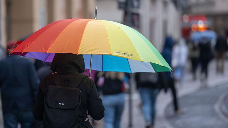 Herbstwetter in Deutschland       -  Es wird ungemütlich in Deutschland.