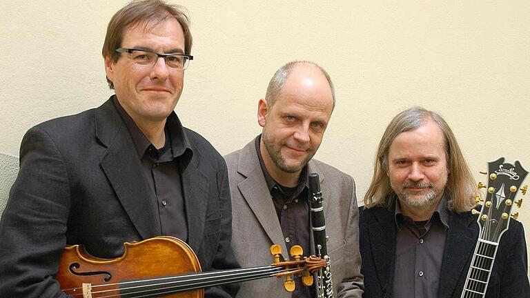 Stephan Holstein, Martin Stegner und Helmut Nieberle konzertieren am Samstag auf Schloss Eyrichshof.