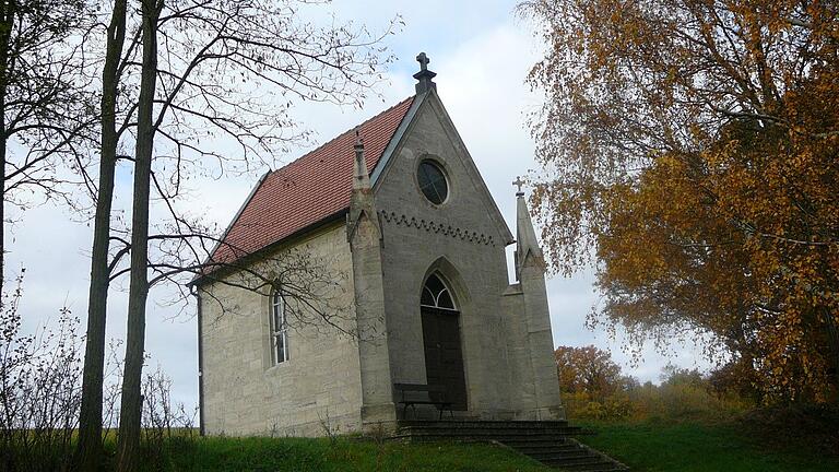 Der Aufstieg zur Kreuzkapelle in Bieberehren führt entlang der 14 Stationen. Foto: Pfarrgemeinde Der Aufstieg zur Kreuzkapelle in Bieberehren führt entlang der 14 Stationen. Foto: Pfarrgemeinde