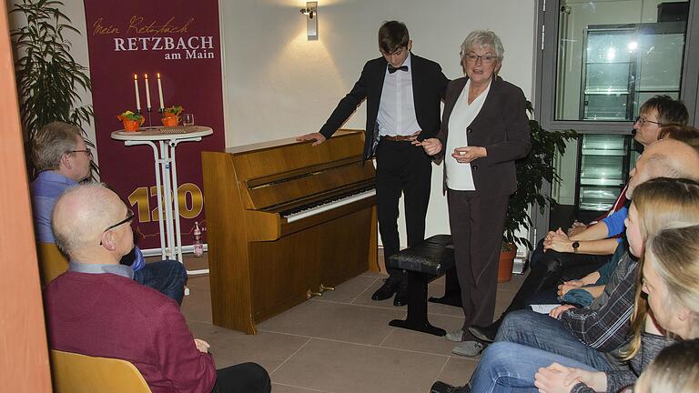 Neujahrskonzert mit David Vorraber im historischen Rathaus Retzbach.