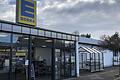 Der Edeka-Markt in der Ortsmitte von Grafenrheinfeld. Die Gemeinde plant, einen Vollsortimenter am Ortseingang anzusiedeln. Die Betreiber des bestehenden Marktes würden ihn übernehmen.&nbsp;