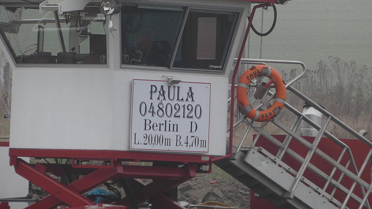 In einer spektakulären Aktion wurde am Samstag die neue Mainbrücke bei Horhausen eingeschwommen.