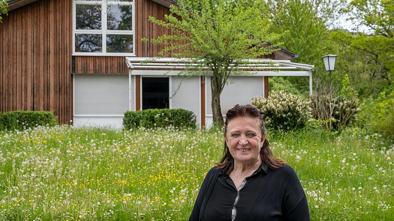 Anna Stele ist die neue Pächterin des Seecafés in Frickenhausen. Sie betreibt außerdem die Krone-Schenke in Unsleben. Anna Stele ist die neue Pächterin des Seecafés in Frickenhausen. Sie betreibt außerdem die Krone-Schenke in Unsleben.