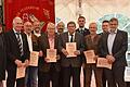 Wurden zu Ehrenmitgliedern der FFW Aufstetten ernannt (mit Urkunden von links): Ottmar Bätz, Günter Scheckenbach, Walter Rhein, Rudi Ryrko, Hans Neeser und Kilian Ulsamer