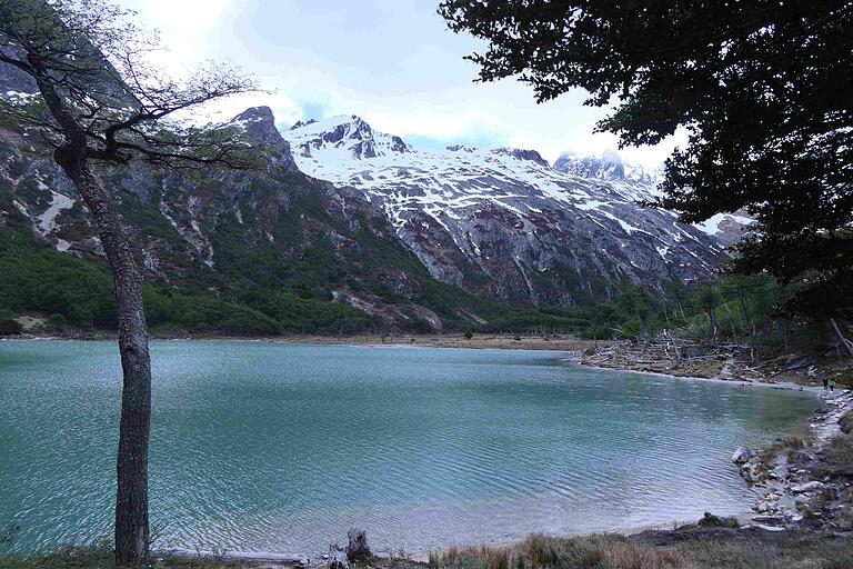 Beeindruckende Landschaften: Auf Feuerland konnte Manfred Wagner diese blauschimmernden Lagunen bewundern. Beeindruckende Landschaften: Auf Feuerland konnte Manfred Wagner diese blauschimmernden Lagunen bewundern.