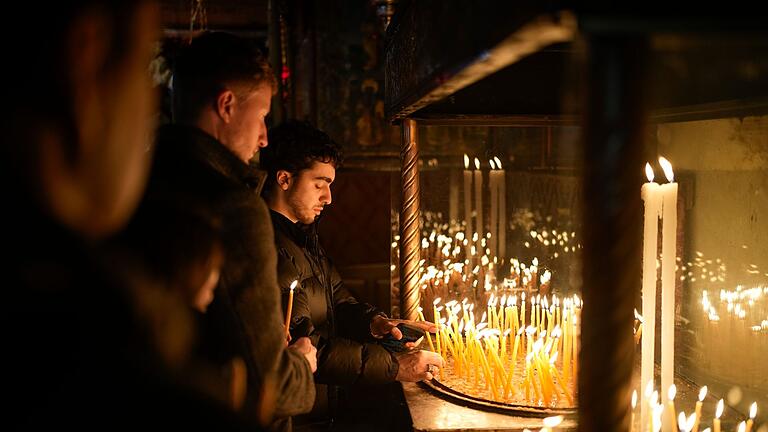 Nahostkonflikt - Bethlehem zu Weihnachten - Überschattet vom Krieg in Gaza fielen die Weihnachtsfeiern in Bethlehem eher gedämpft aus. Nahostkonflikt - Bethlehem zu Weihnachten - Überschattet vom Krieg in Gaza fielen die Weihnachtsfeiern in Bethlehem eher gedämpft aus.