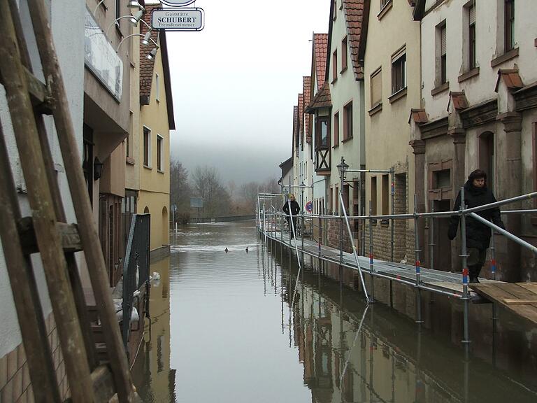 Das Hochwasser im Januar 2011 reichte offenbar bis an die Haustür des Baudenkmals. Das Hochwasser im Januar 2011 reichte offenbar bis an die Haustür des Baudenkmals.