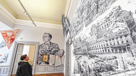 Zerstörung von oben: Die neue Dauerausstellung zur Zerstörung von Würzburg am 16. März 1945 in einem Raum der Residenz präsentiert ein bislang noch nie veröffentlichtes Luftbild.THOMAS OBERMEIER Zerstörung von oben: Die neue Dauerausstellung zur Zerstörung von Würzburg am 16. März 1945 in einem Raum der Residenz präsentiert ein bislang noch nie veröffentlichtes Luftbild.THOMAS OBERMEIER