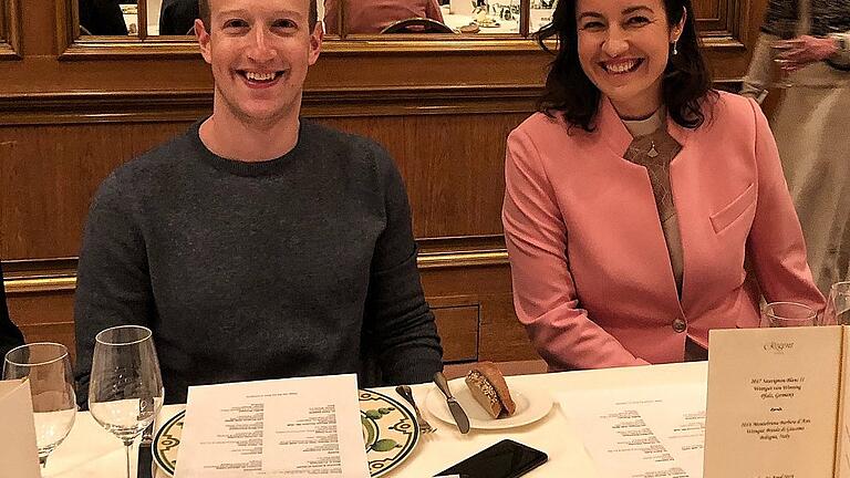 Mark Zuckerberg und Dorothee Bär am Montag in Berlin. Der Facebook-Chef war kürzlich zu Besuch in der Hauptstadt. Mark Zuckerberg und Dorothee Bär am Montag in Berlin. Der Facebook-Chef war kürzlich zu Besuch in der Hauptstadt.