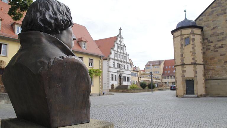 Am Martin-Luther-Platz entsteht bis 2023 das neue Kulturforum. Bei der Kulturkonferenz gab es auch kritische Nachfragen zu dem Thema von Seiten der Kulturschaffenden. Am Martin-Luther-Platz entsteht bis 2023 das neue Kulturforum. Bei der Kulturkonferenz gab es auch kritische Nachfragen zu dem Thema von Seiten der Kulturschaffenden.