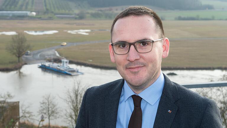 Tobias Blesch an seinem Lieblingsort, dem Kirchberg in Wipfeld. Er tritt für CSU und Unabhängige Wählergemeinschaft zur Wiederwahl an.&nbsp;&nbsp;