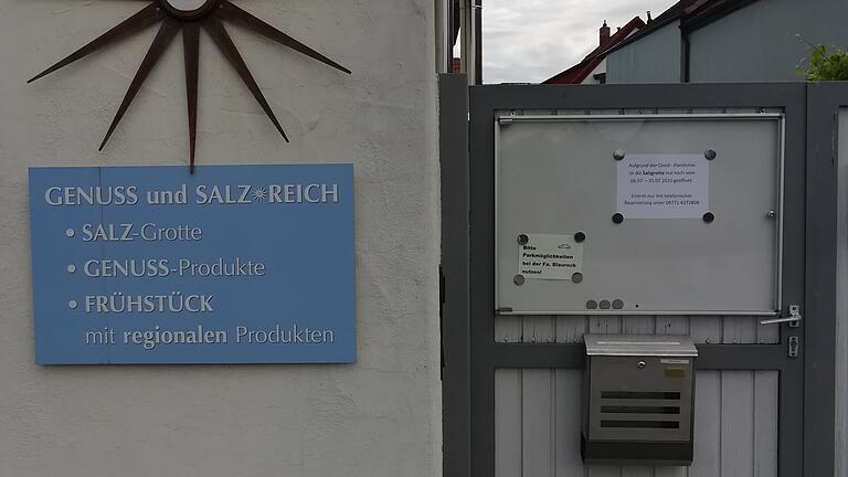 Vor fünf Jahren wurde Am Rain das Sälzer Haus mit der Salzgrotte und dem Ladengeschäft eröffnet. Vor fünf Jahren wurde Am Rain das Sälzer Haus mit der Salzgrotte und dem Ladengeschäft eröffnet.