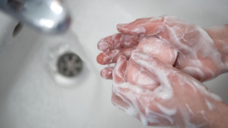 Hygiene wie gründliches Händewaschen gehört zu den wichtigsten Präventionsmaßnahmen gegen Infektionen.