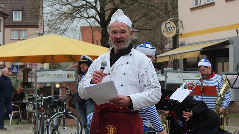 Vergangenes Jahr nahm Rainer Pröschl die Betriebe in Gemünden ins Visier, diesmal ist die Gastronomie-Szene dran. Sein Fazit: Gemünden hat ganz schön viele Kneipen und Lokale. Vergangenes Jahr nahm Rainer Pröschl die Betriebe in Gemünden ins Visier, diesmal ist die Gastronomie-Szene dran. Sein Fazit: Gemünden hat ganz schön viele Kneipen und Lokale. 