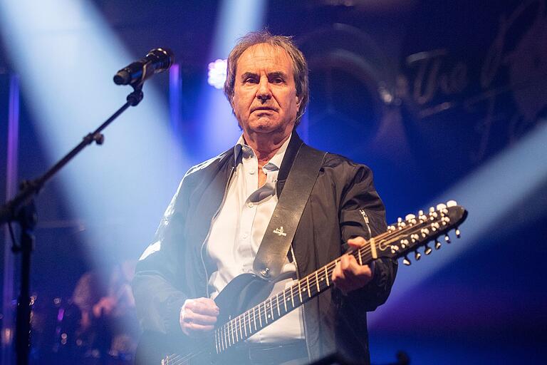 Chris de Burgh gibt 2025 beim Rösler Open Air seine Hits, aber auch Cover-Versionen zum Besten. Chris de Burgh gibt 2025 beim Rösler Open Air seine Hits, aber auch Cover-Versionen zum Besten.
