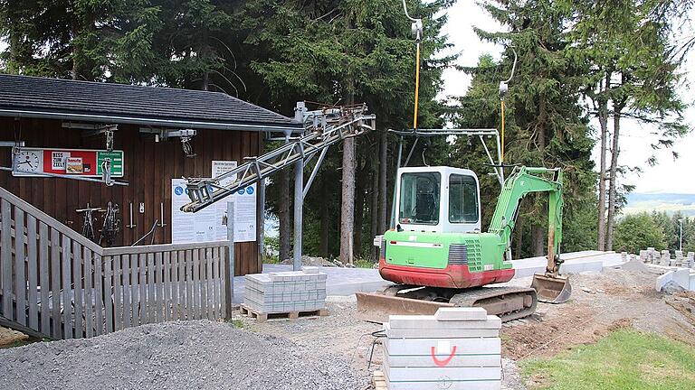 Von hier aus können die Rhönbob-Fahrer in wenigen Wochen wieder Richtung Tal rodeln.