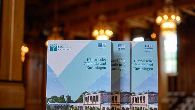 Der neue Themenführer mit dem Titel 'Historische Gebäude und  Kuranlagen' soll auf 36 Seiten vor allem Gästen einen Überblick verschaffen und Tipps für einen spannenden Tag in Bad Kissingen geben.       -  Der neue Themenführer mit dem Titel 'Historische Gebäude und  Kuranlagen' soll auf 36 Seiten vor allem Gästen einen Überblick verschaffen und Tipps für einen spannenden Tag in Bad Kissingen geben.