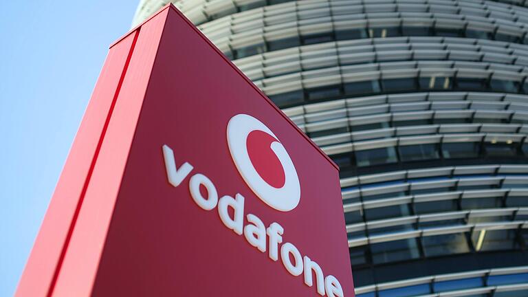 Zum zweiten Mal innerhalb weniger Monate war die telefonische Erreichbarkeit der Polizei in Bayern wegen einer technischen Störung bei Vodafone nicht gewährleistet. Zum zweiten Mal innerhalb weniger Monate war die telefonische Erreichbarkeit der Polizei in Bayern wegen einer technischen Störung bei Vodafone nicht gewährleistet.