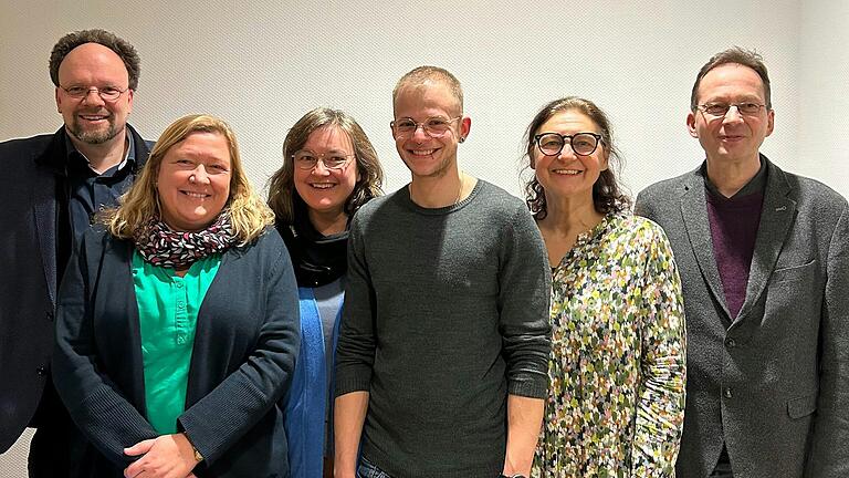 Der neue Vorstand (von links): Patrick Friedl, Sandra Vorlová (Vorsitzende), Silke Trost, Konstantin Mack (Vorsitzender), Barbara Lehrieder und Manfred Dürr.