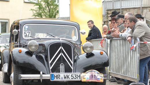 Opel Classic       -  130 Oldtimer der 19. ADAC Opel Classic Hessen-Thüringen machten am Samstag erstmals Halt in Bad Brückenau.