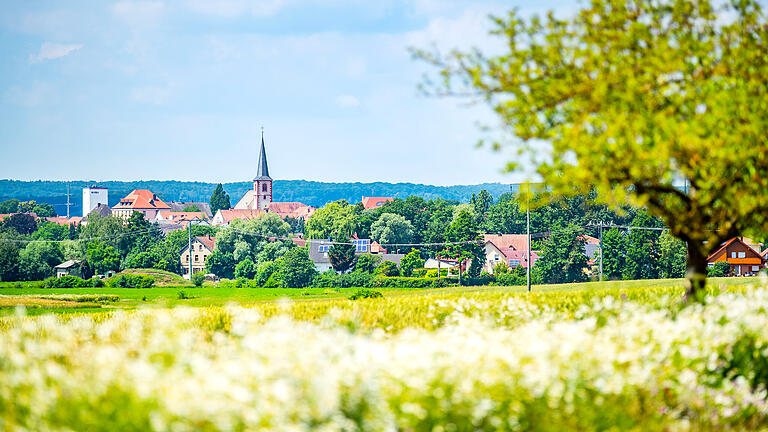Die malerische Kleinstadt Hofheim in Unterfranken: Mit den Freizeitbussen am 4. Juni Geschichte und Genuss erleben Die malerische Kleinstadt Hofheim in Unterfranken: Mit den Freizeitbussen am 4. Juni Geschichte und Genuss erleben
