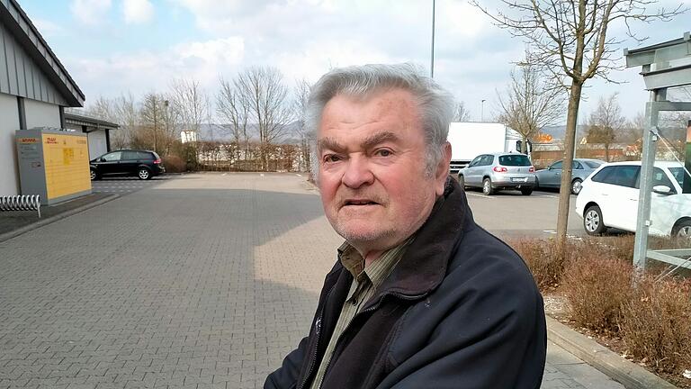 Josef Schmitt findet, dass man die Schließung hinnehmen kann. Immerhin sei das Bad danach auf dem neusten Stand. Josef Schmitt findet, dass man die Schließung hinnehmen kann. Immerhin sei das Bad danach auf dem neusten Stand.