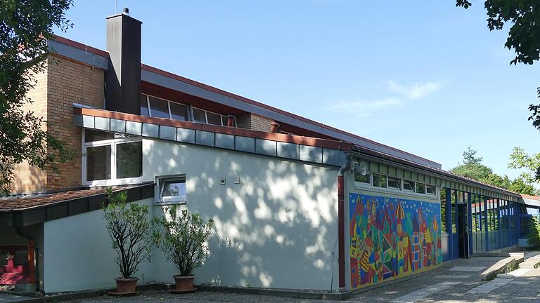 Die Mittelschule in Buchbrunn. Die Mittelschule in Buchbrunn.