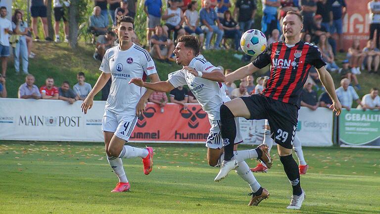 Marco Nickel – hier in einer Szene im Hinspiel – verwandelte in diesem in der 90. Minute einen Elfer zum 2:1-Sieg für Aubstadt. Was bringt die Revanche am Sonntag im Rückspiel?