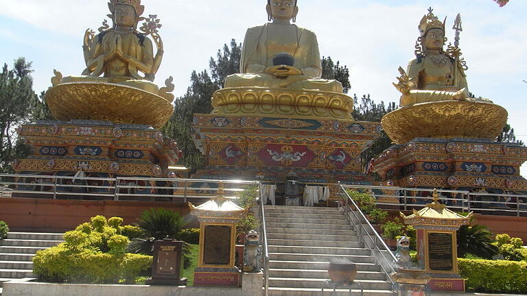 Die Statuen im Buddha Park, Swayambhu, Kathmandu.