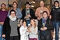 Großen Zuspruch fand der 11. Thereser Schachpokal in Obertheres. Unser Bild zeigt (vorne von links) Christa Heilmann (beste Dame), Samantha Pfeffer und Lea Ullrich (jüngste Teilnehmer), Hiltrud Weiß (älteste Teilnehmerin) sowie (hinten von links) den Initiator Thomas Reis, die drei Erstplatzierten Stephan Henke, Otmar Schmelzer und Detlef Stingl, sowie den neuen Leiter Stefan Heilmann.