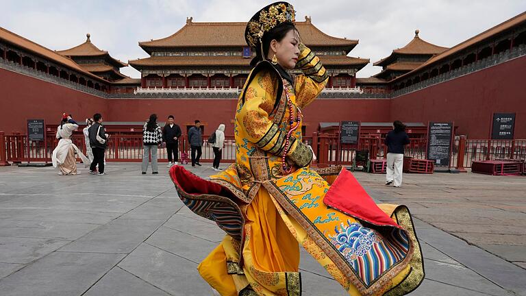 Wetter in Peking - Wind - Peking schloss wegen eines Sturms auch die berühmte Verbotene Stadt. Wetter in Peking - Wind - Peking schloss wegen eines Sturms auch die berühmte Verbotene Stadt.