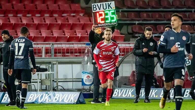 Überzeugte bisher noch bei keinem seiner Kurzeinsätze: Kickers-Neuzugang Martin Hasek. Ist er der richtige Mann fürs zentrale Mittelfeld neben Daniel Hägele?